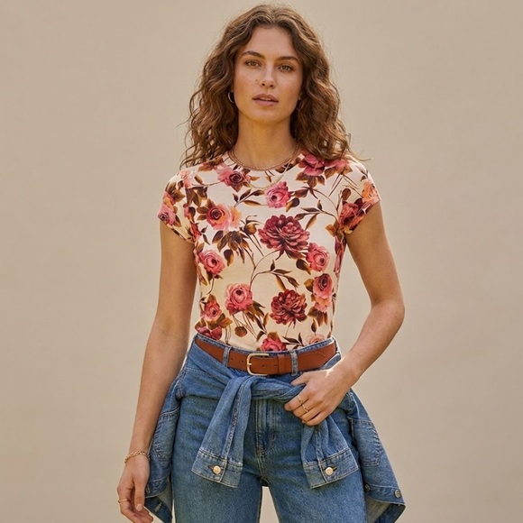 Elie Tahari Tops - NWT Elie Tarhari Floral Tee
